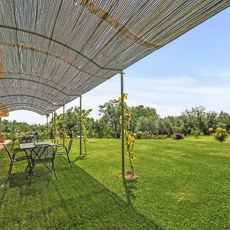 Stunning Apartment In Capranica Vt With Wifi Apartment *